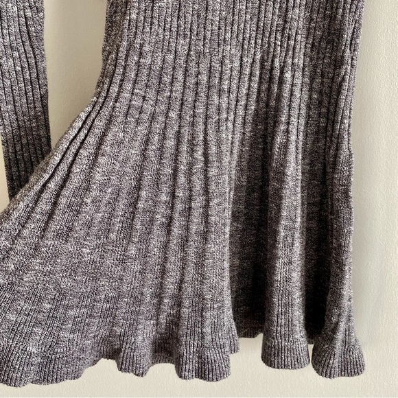 Max Studio Grey Peplum Sweater Size Small - Picture 3 of 4
